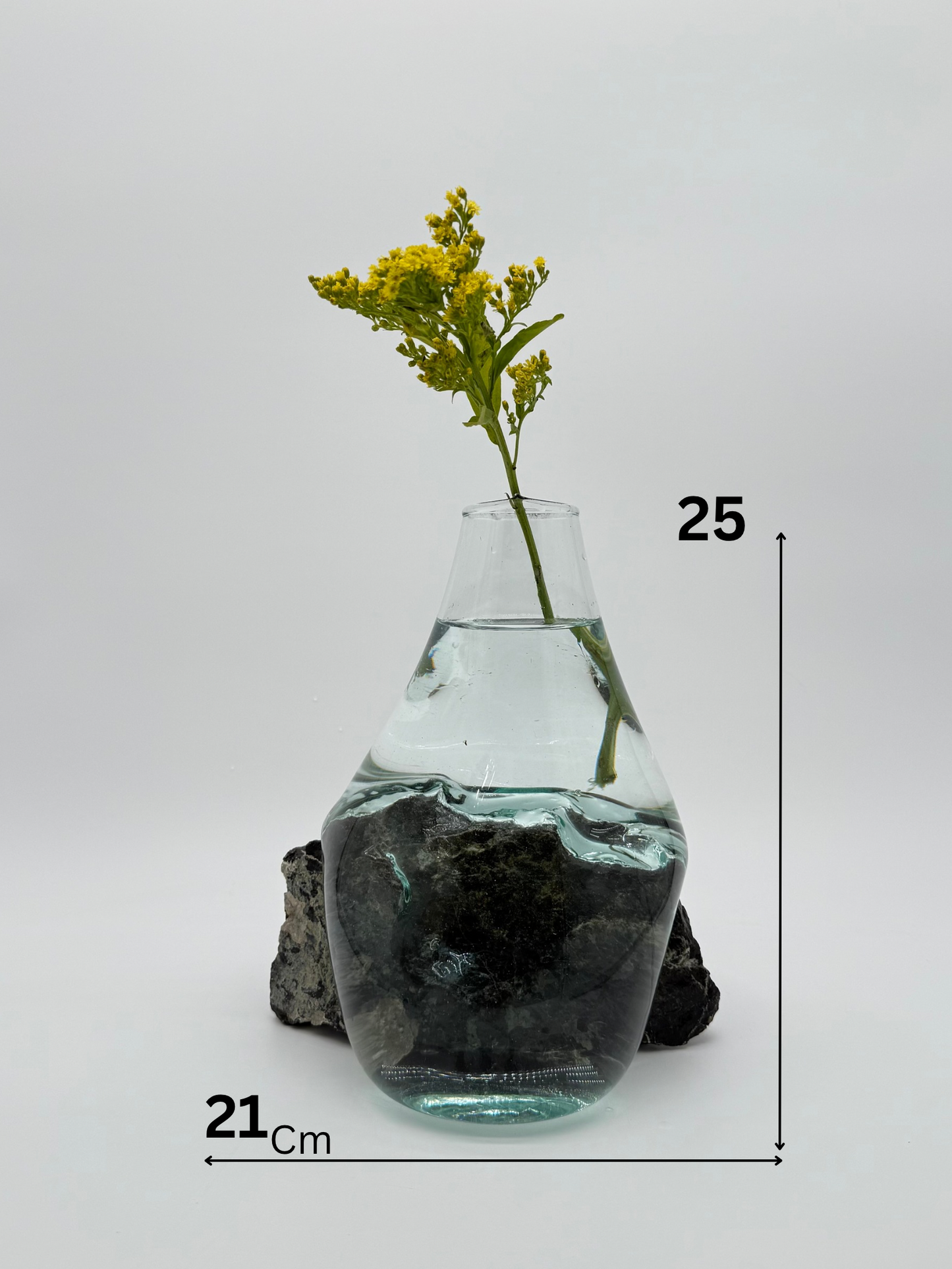 Exclusive Handmade Glass Vase with Natural Stone – Rare Collector’s Piece13