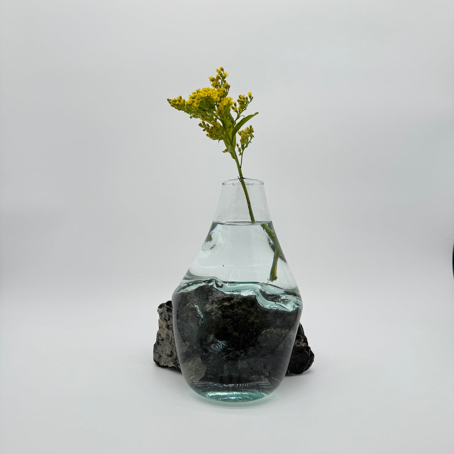 Exclusive Handmade Glass Vase with Natural Stone – Rare Collector’s Piece13