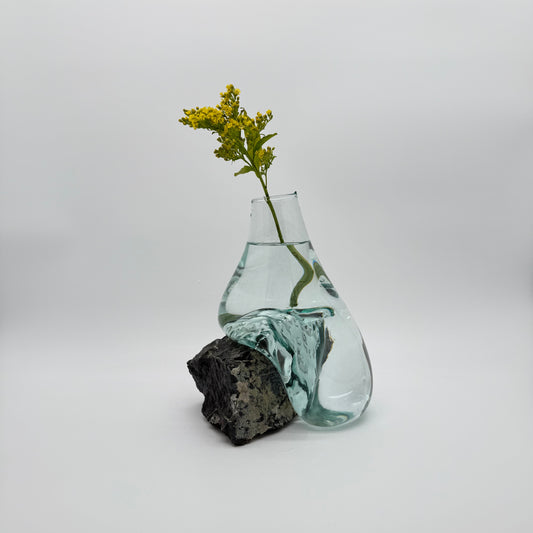Exclusive Handmade Glass Vase with Natural Stone – Rare Collector’s Piece13