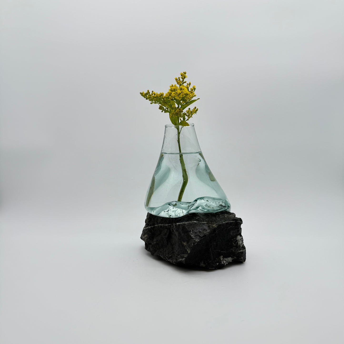 Exclusive Handmade Glass Vase with Natural Stone – Rare Collector’s Piece13