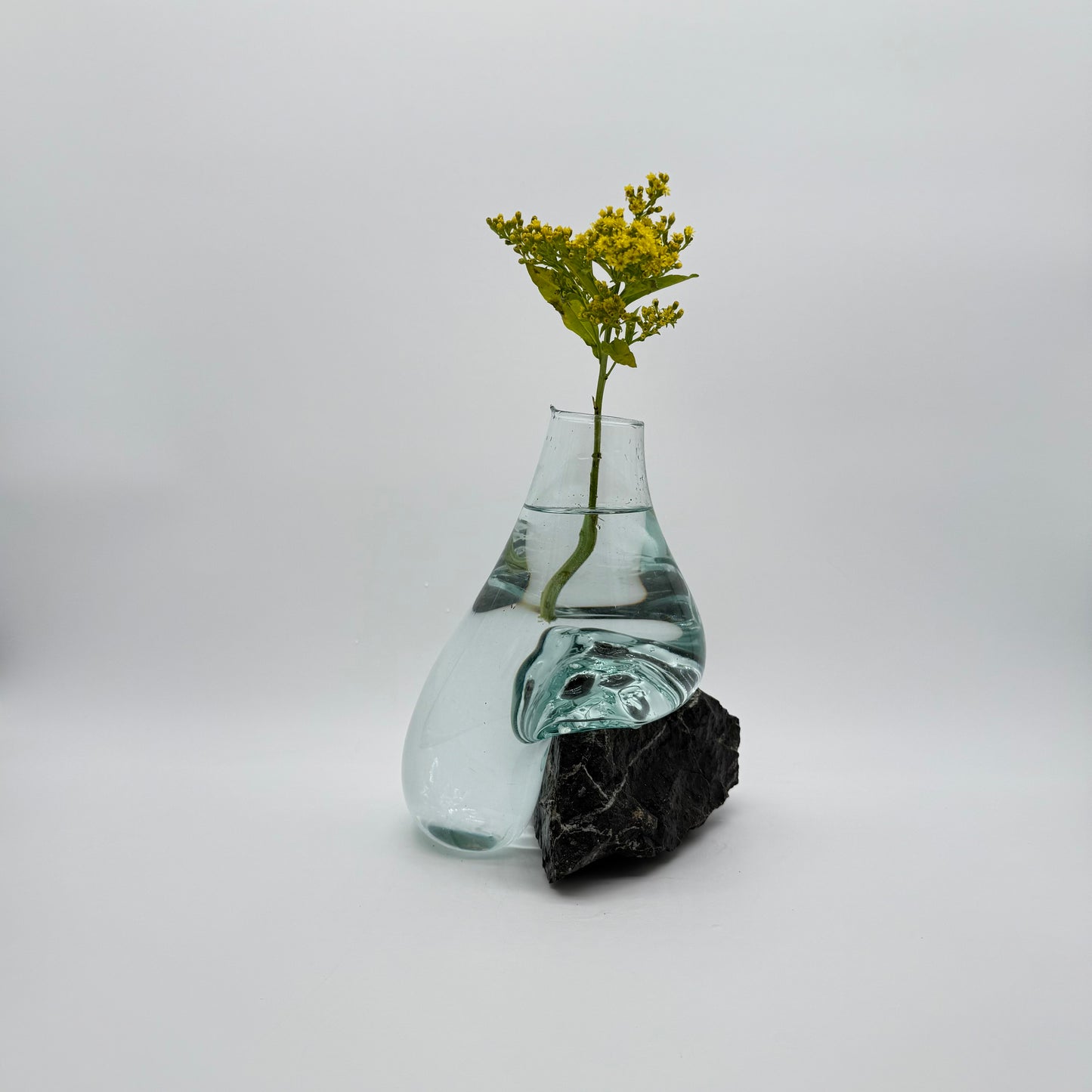 Exclusive Handmade Glass Vase with Natural Stone – Rare Collector’s Piece13