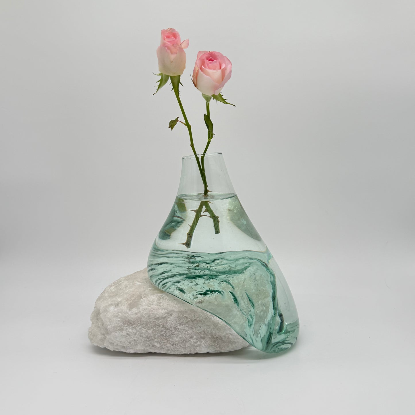 Handcrafted Glass Vase with White Salt Stone Base – Pure Elegance 22