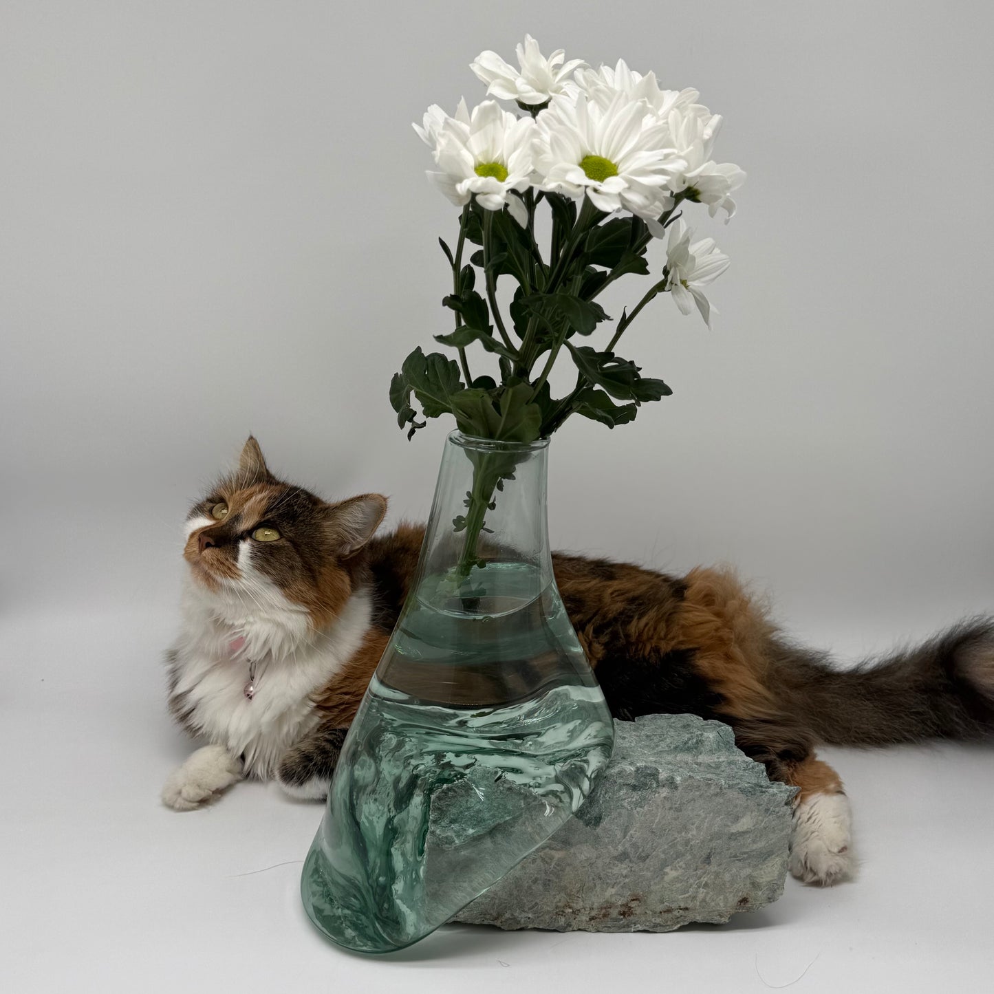 Handmade Glass Vase with Blue Mineral Stone Base – Tranquil Grace 25