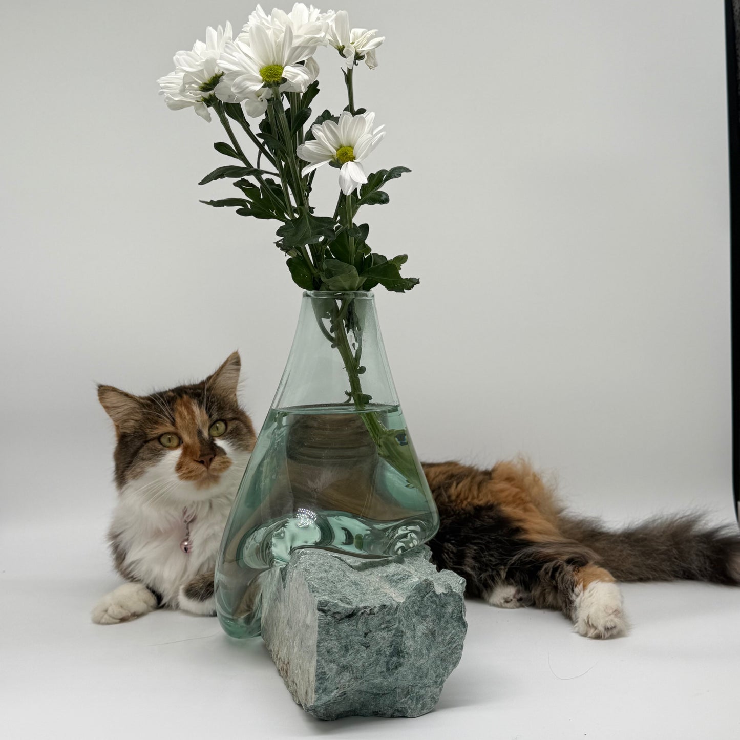 Handmade Glass Vase with Blue Mineral Stone Base – Tranquil Grace 25